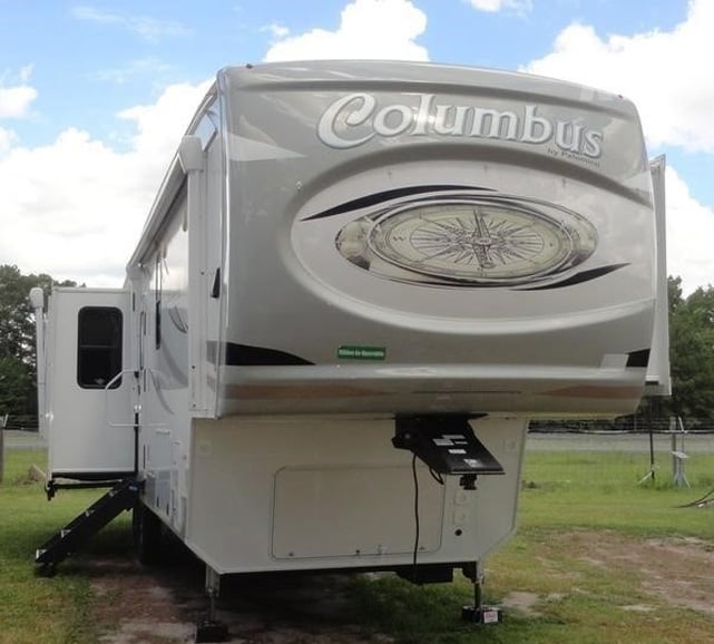 2021 PALOMINO COLUMBUS 329DV