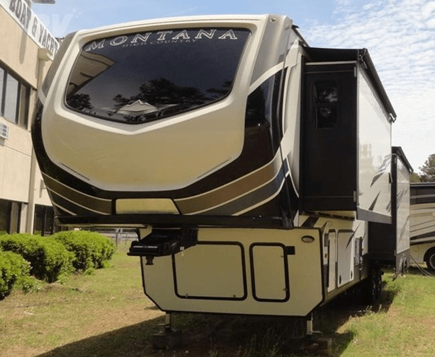2021 KEYSTONE RV CO MONTANA HIGH COUNTRY 335BH